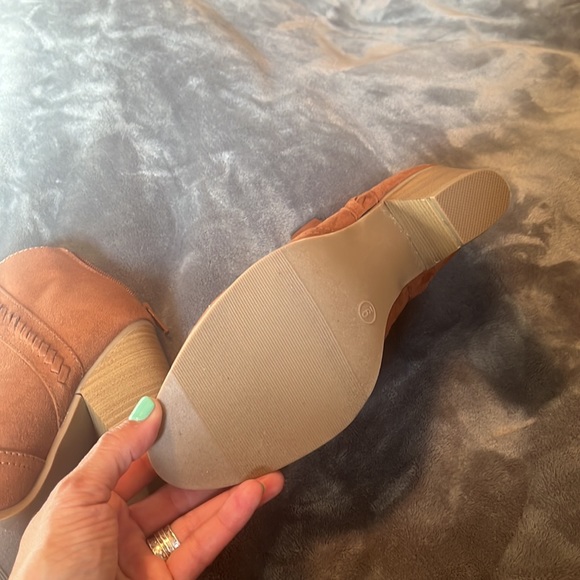 Ankle boots - Picture 2 of 4